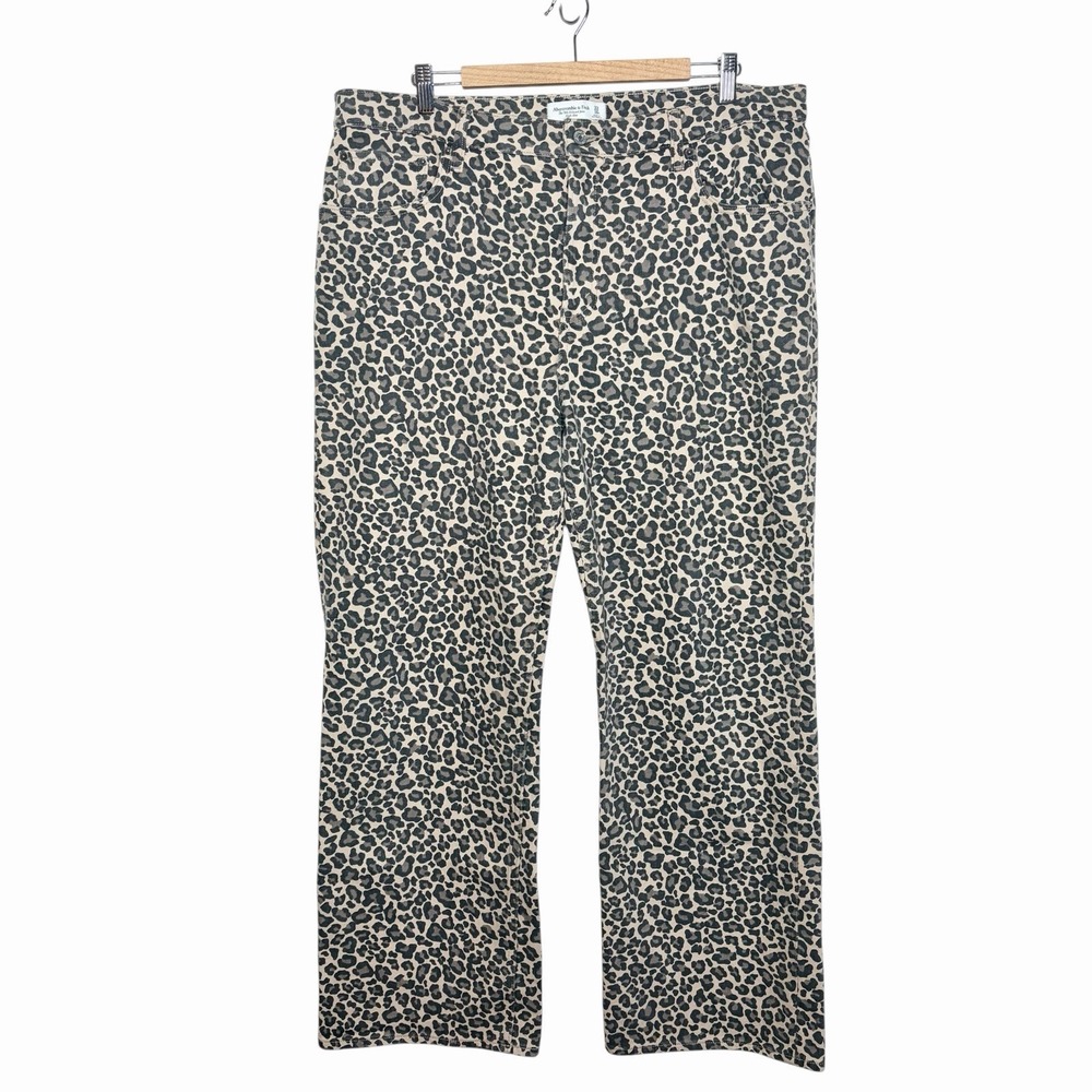 Abercrombie & Fitch 90s Relaxed Jeans High Rise Leopard Print Womens Size 33/16